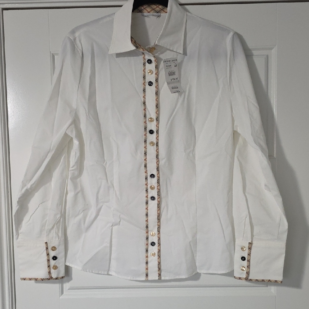 NWT Chic White Blouse with Patterned Accents Size Large
